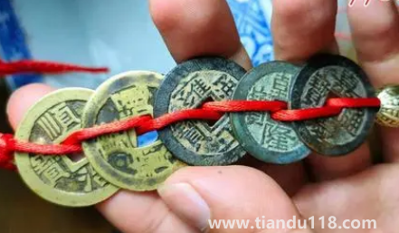 五帝錢(qián)掛門(mén)框還是門(mén)上2